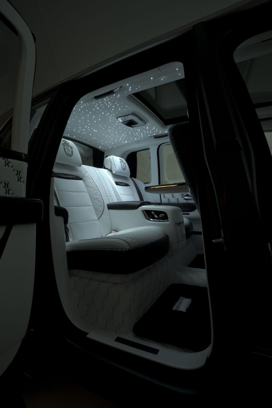 Интерьер Rolls-Royce Cullinan Billionaire by Mansory 2019 года  (фото 11 из 13)